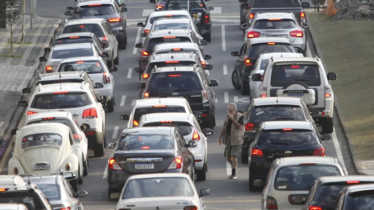 Paraná se aproxima de 9,5 milhões de veículos ativos, com alta de motos e elétricos