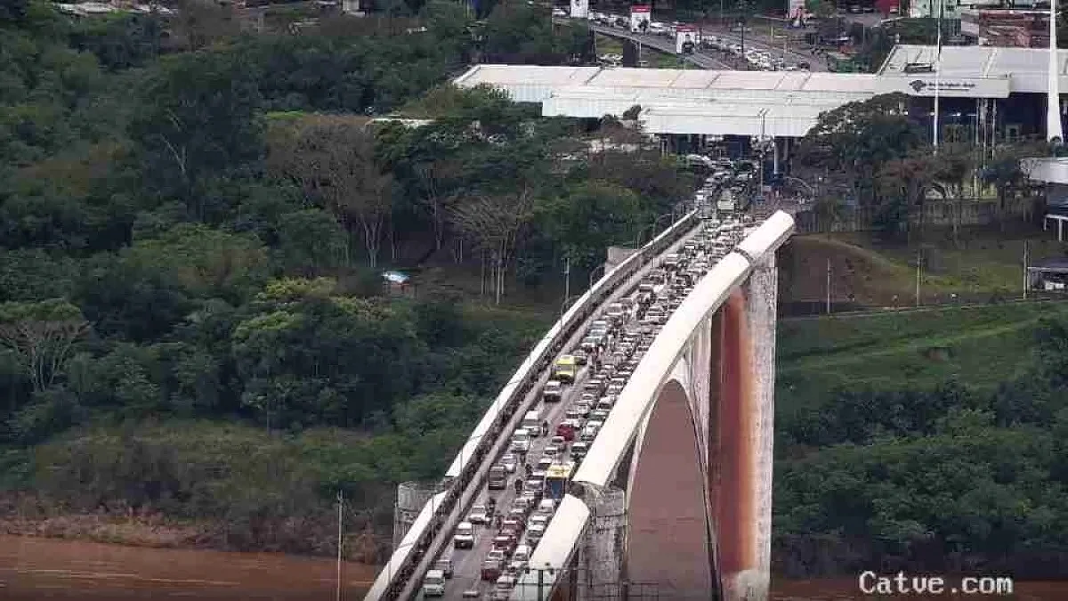 Ponte da Amizade passa por levantamento técnico em Foz do Iguaçu