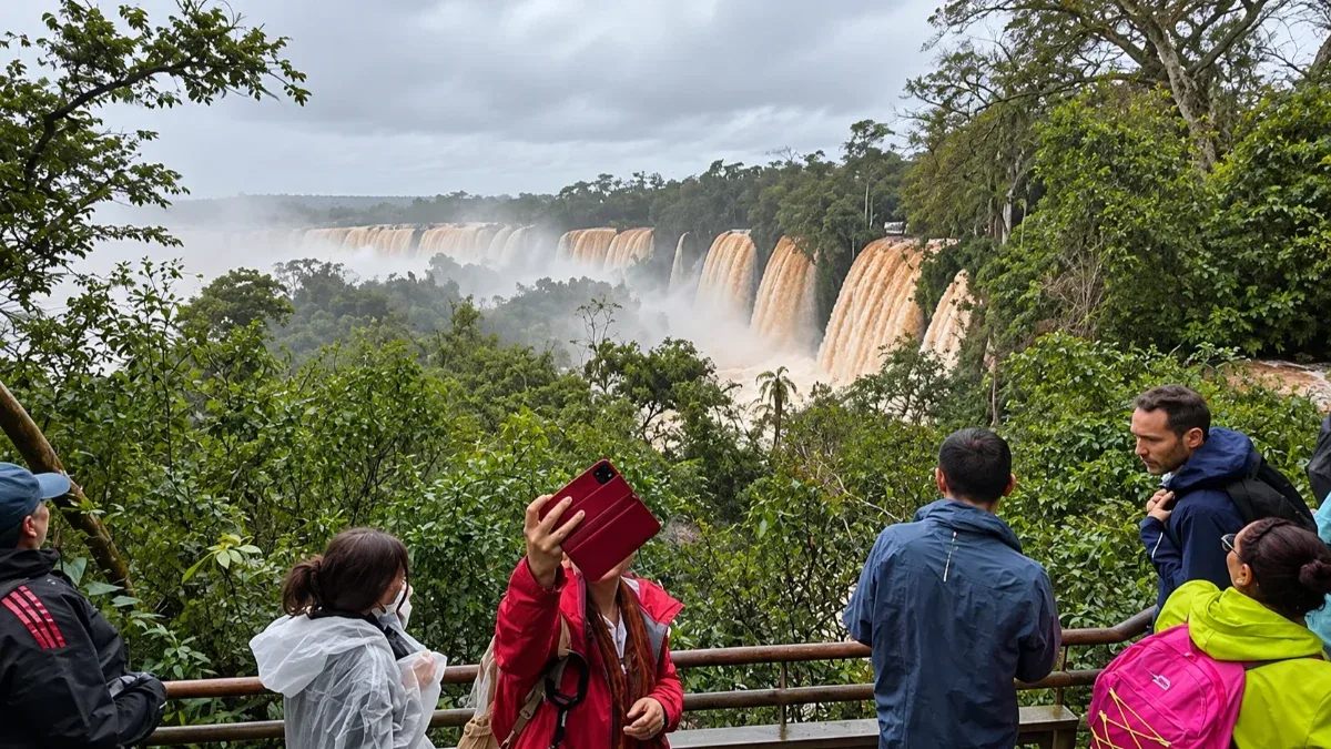Cataratas do lado argentino reabrem nesta terça após queda no nível do Rio Iguaçu