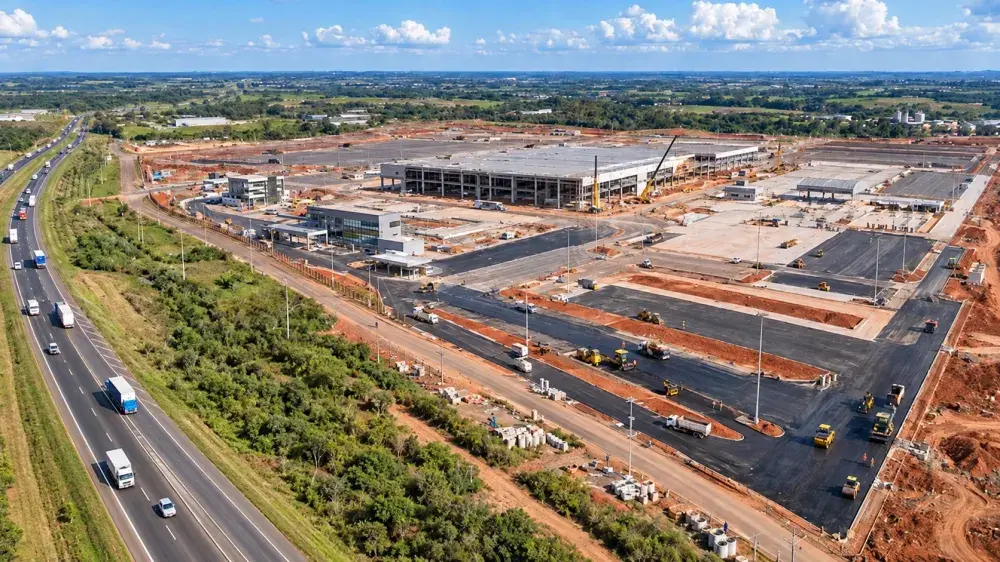 Novo Porto Seco de Foz tem inauguração prevista para dezembro e mudará fluxo de caminhões na BR-277