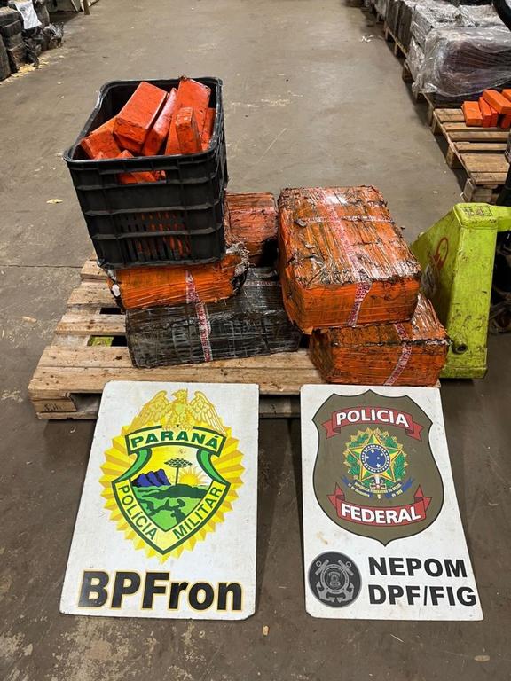 PF, PM e Exército apreendem 139,7 quilos de maconha após travessia pelo Rio Paraná em Foz