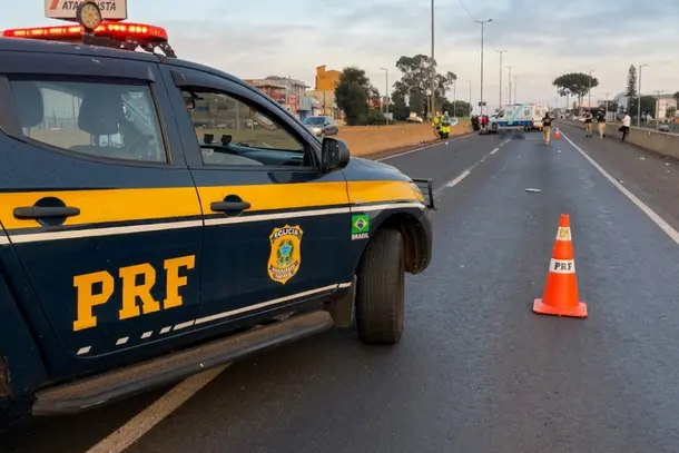 Motociclista é executado a tiros na BR-277 em Foz e passageira fica ferida