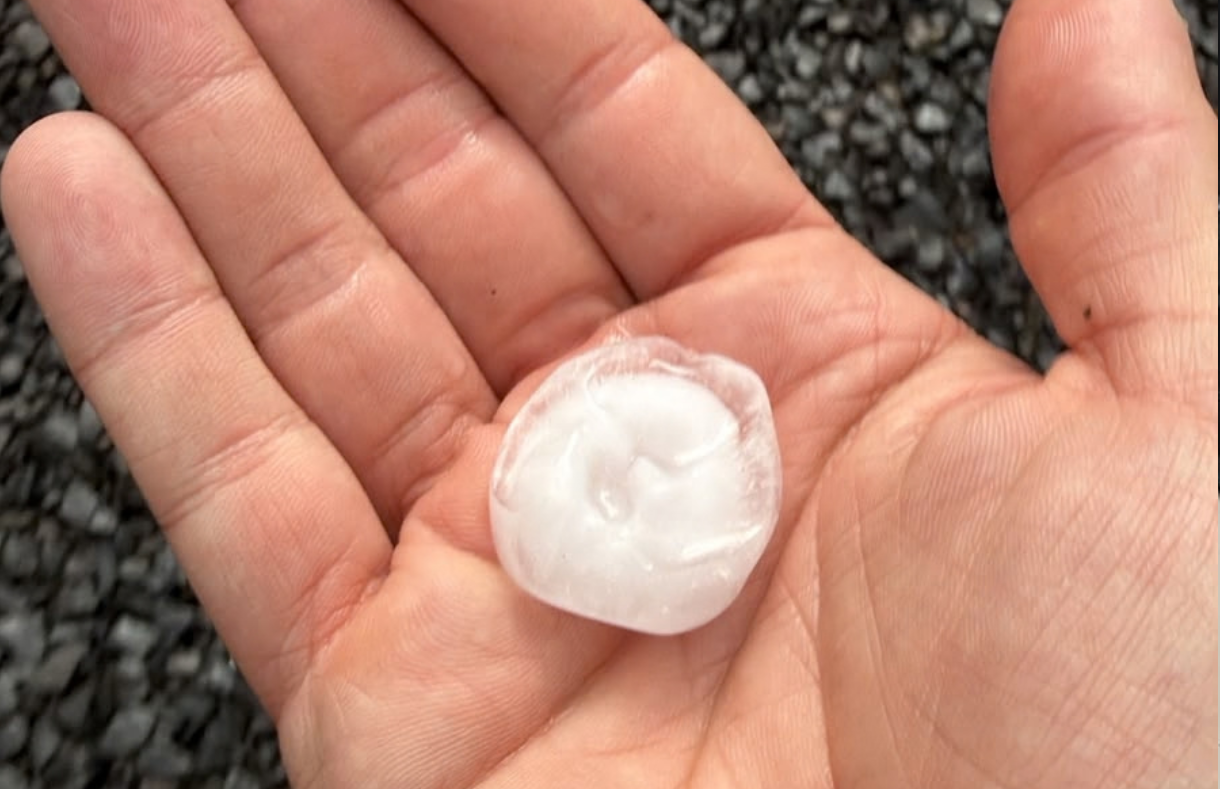 Temporal com granizo e rajadas de 83 km/h atinge Foz; alerta laranja continua nesta terça