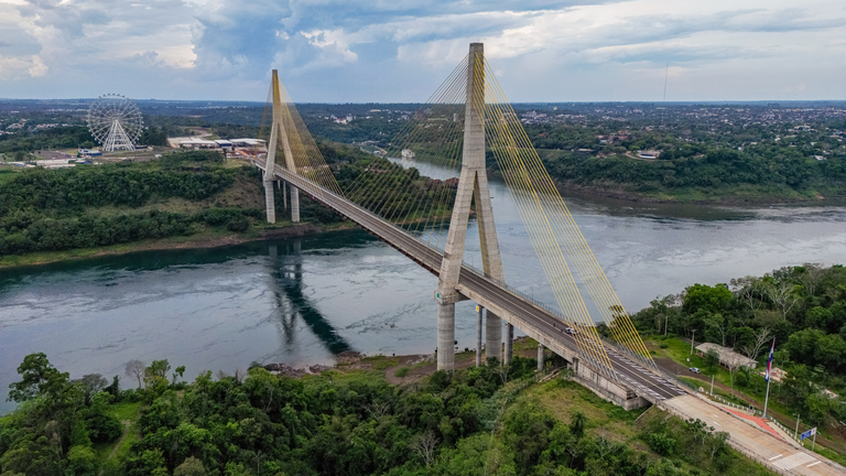 Prefeito de Presidente Franco critica exigência do DTVF para carros na Ponte da Integração