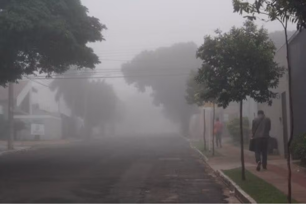 🚨 ALERTA: Foz permanece sob alerta vermelho para tempestades com risco de granizo e ventos acima de 100 km/h