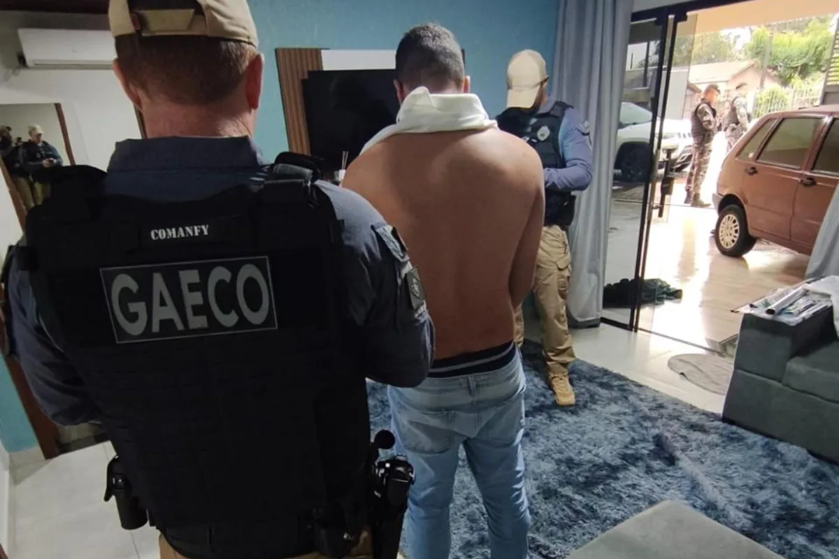 Operação do Gaeco contra suspeitos ligados ao PCC prende quatro e mira 15 investigados em Foz e São Paulo