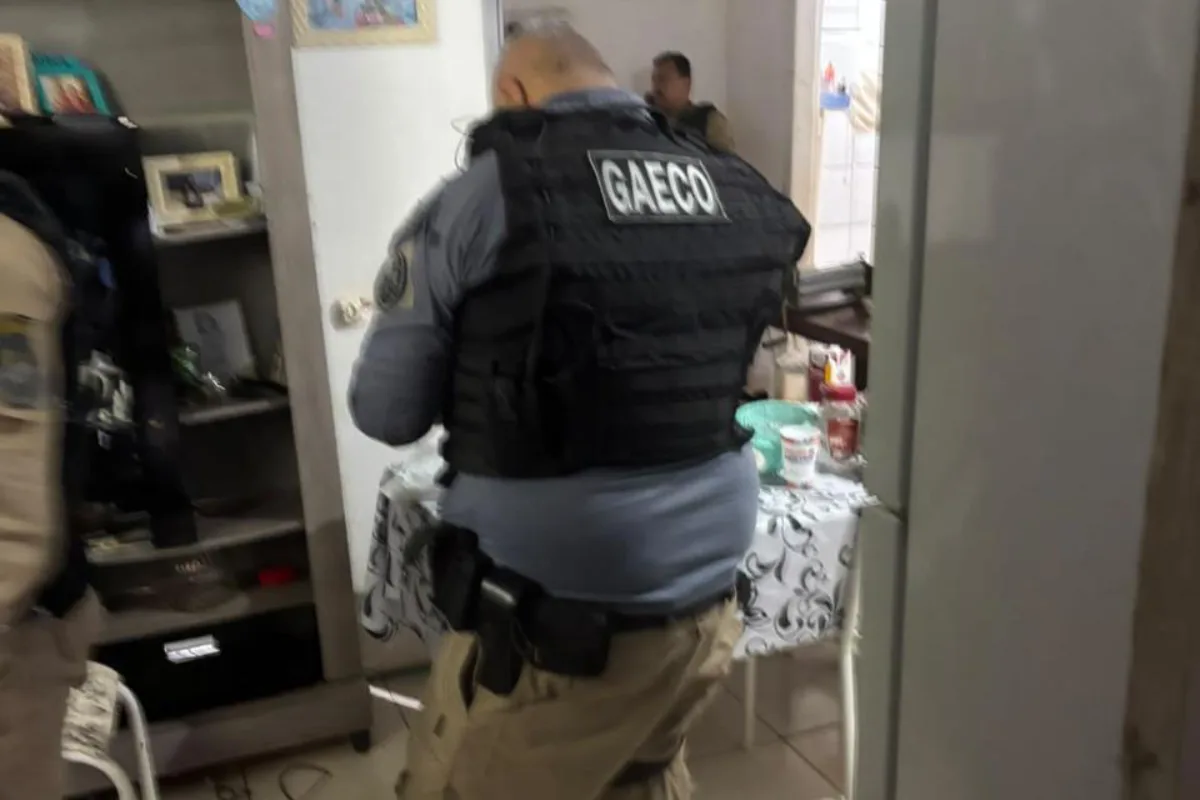 Operação do Gaeco contra suspeitos ligados ao PCC prende quatro e mira 15 investigados em Foz e São Paulo
