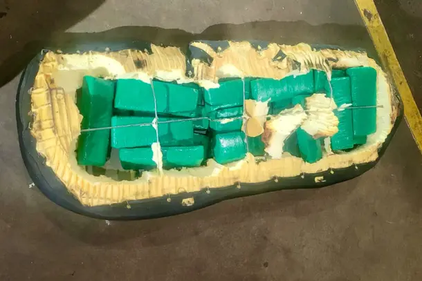 Motorista é preso com 106,9 kg de maconha escondidos em bancos e assoalho de carro