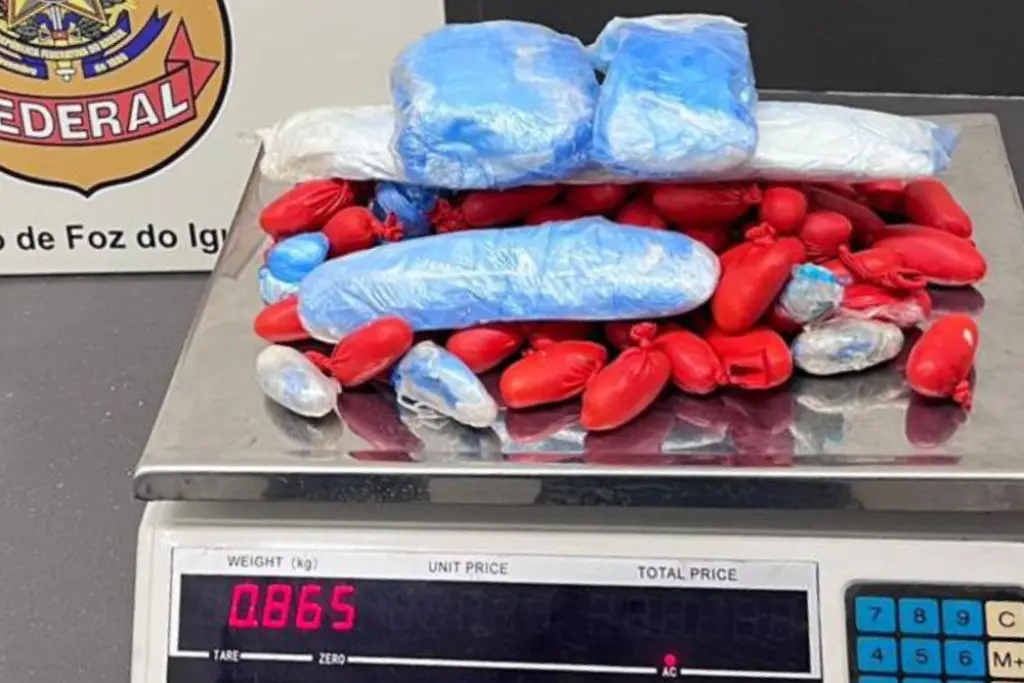 Paraguaio é preso com cocaína escondida nas roupas e nos sapatos antes de embarcar para Madri em Foz