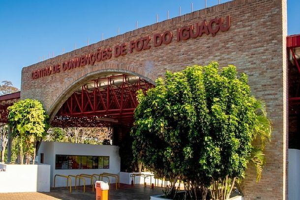 Prefeitura quer extinguir empresa criada há 40 anos para administrar Centro de Convenções de Foz