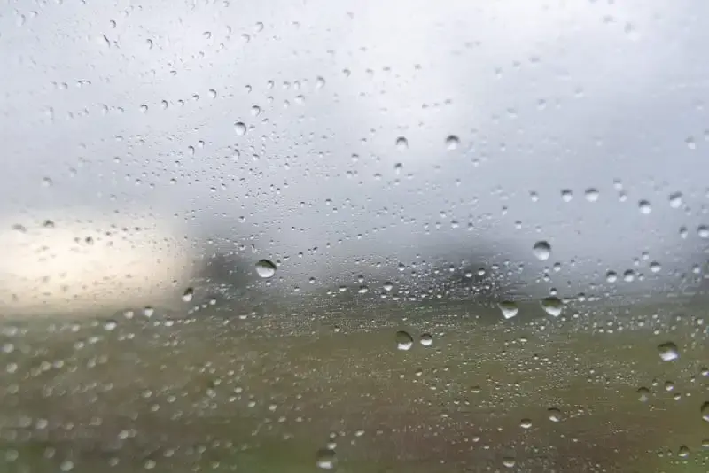 Chuva perde força em Foz nesta terça-feira, mas tempo segue instável