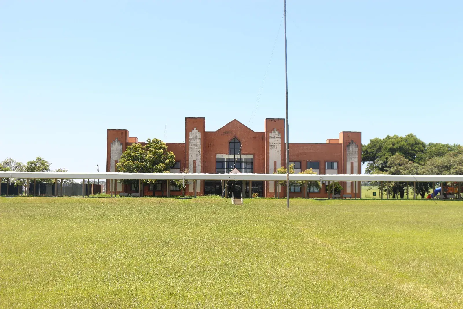 Primavera Universitária segue até sexta na Unioeste de Foz com serviços gratuitos e feira de profissões