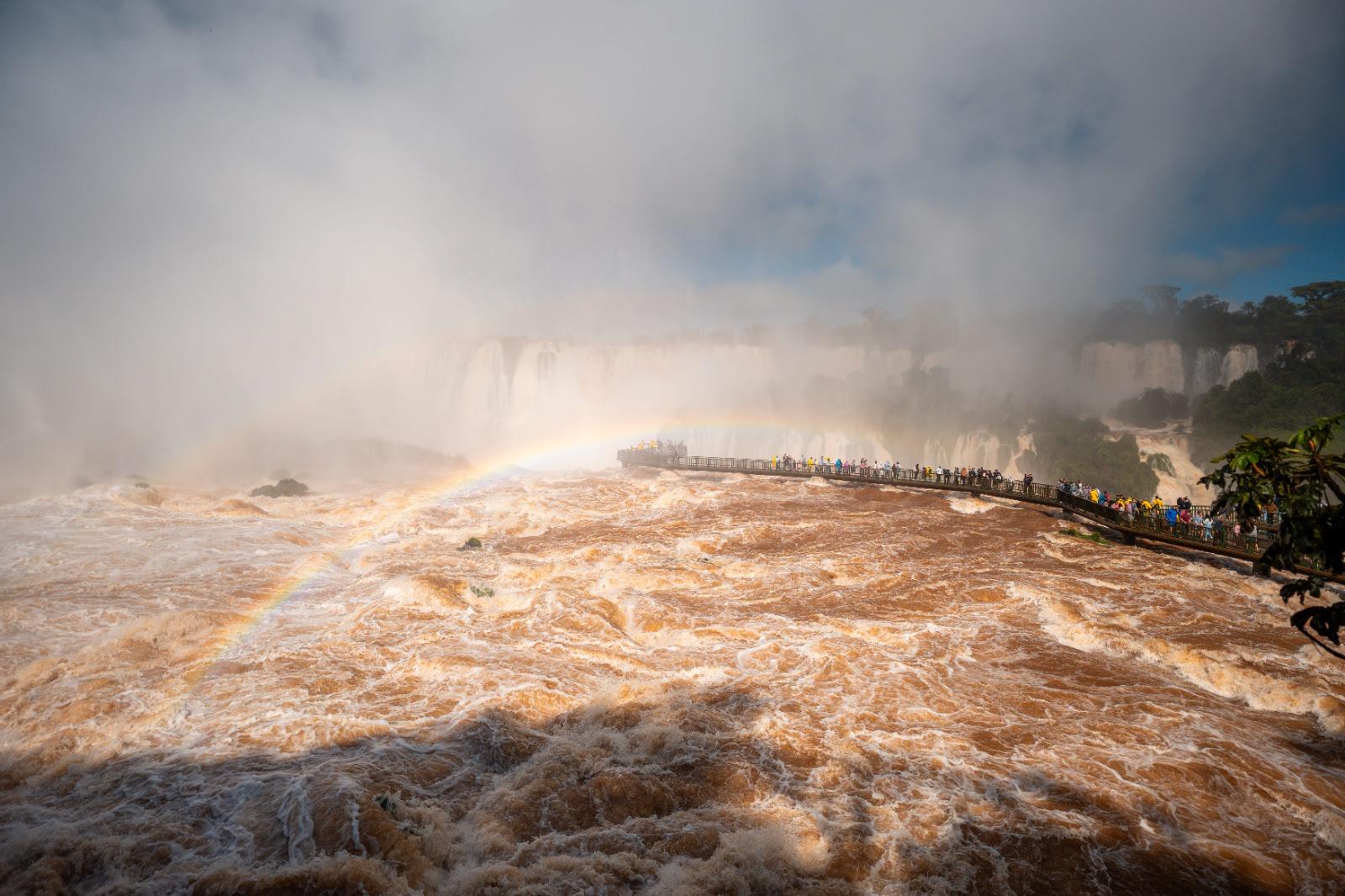 Cataratas do Iguaçu atingem volume de 8 milhões de litros por segundo