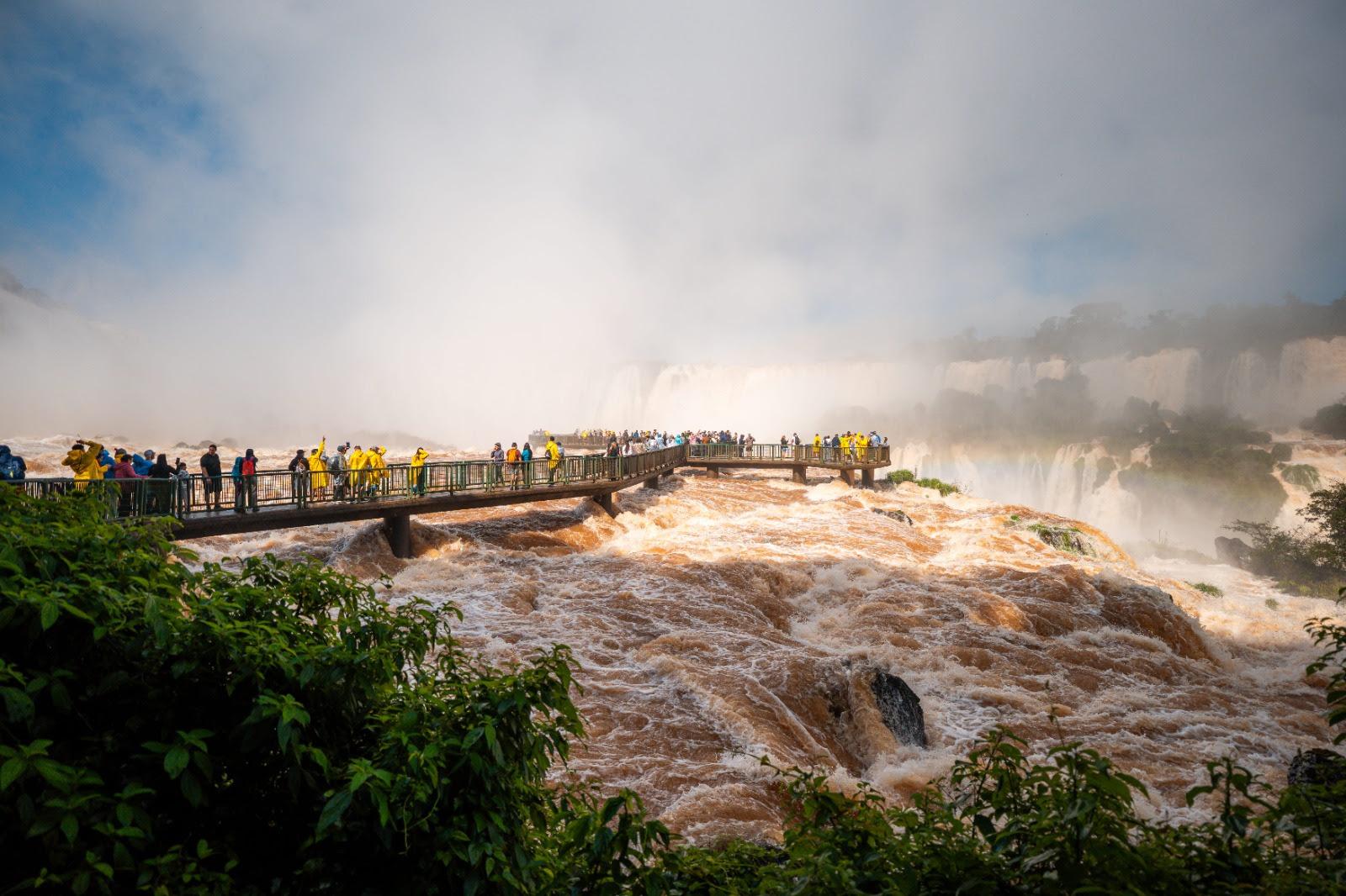 Cataratas do Iguaçu atingem volume de 8 milhões de litros por segundo