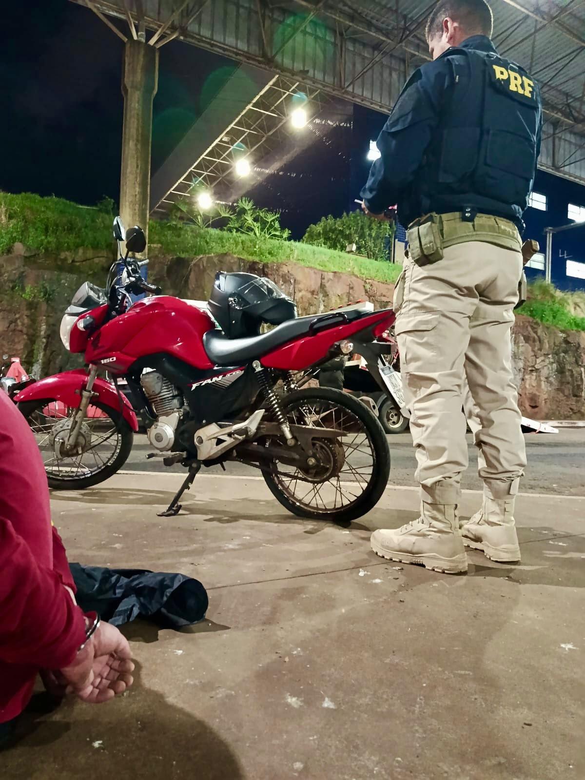 Paraguaio é preso com motocicleta roubada após duas tentativas de fuga na Ponte da Amizade