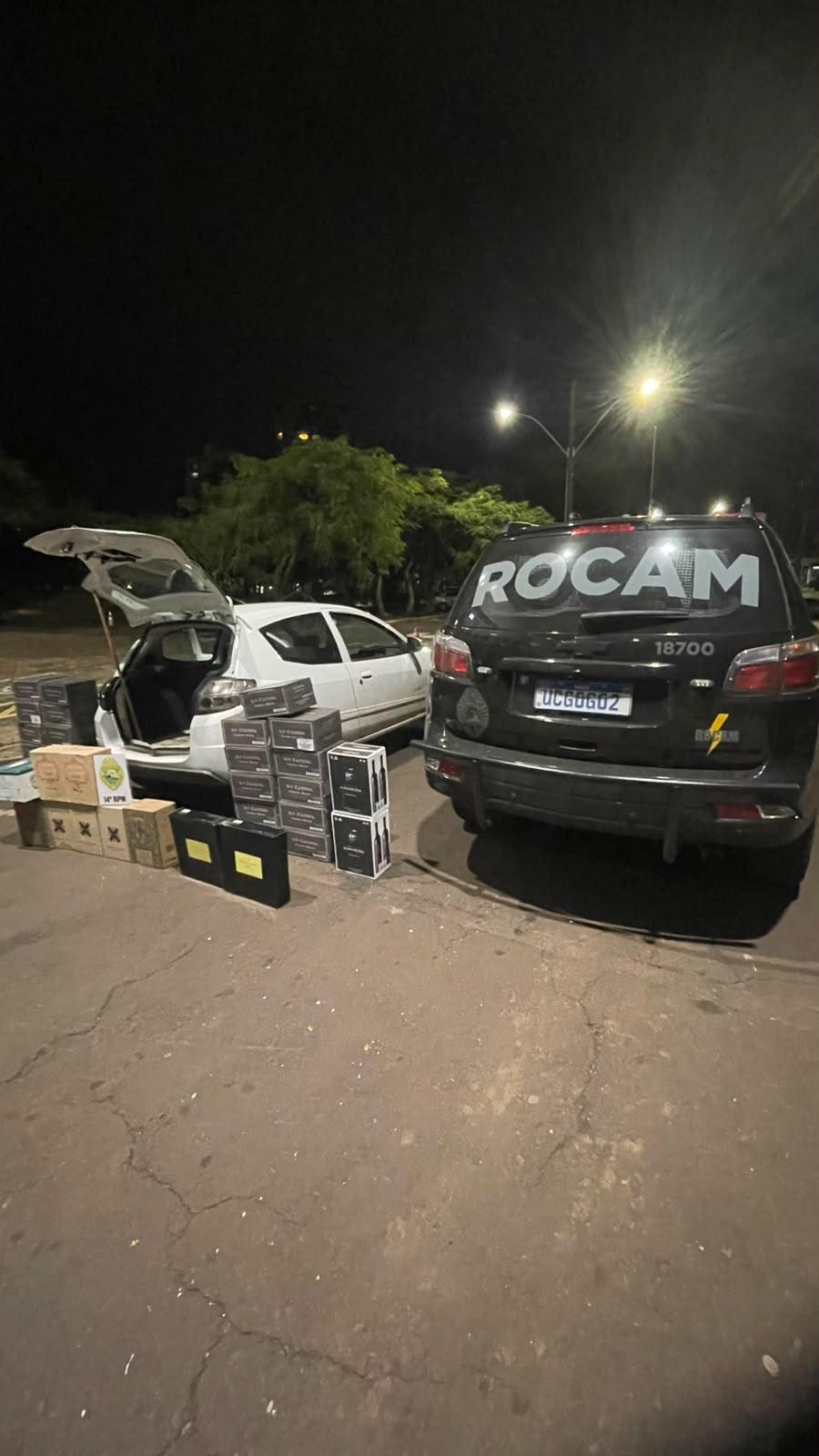 PM encontra 206 garrafas de vinho argentino escondidas sob cortina em carro em Foz