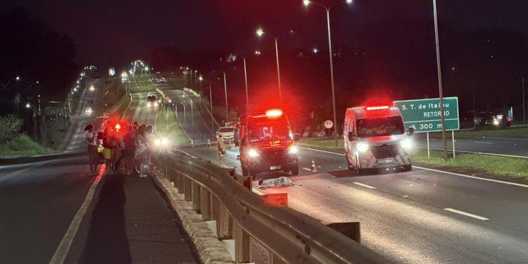 Mulher morre após ser atropelada na BR-277 em Santa Terezinha de Itaipu