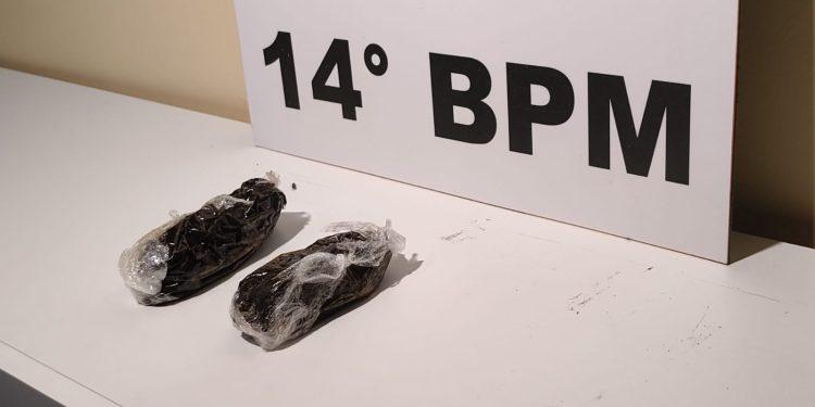 Dupla é presa com quase 200 gramas de haxixe após abordagem da Rocam em Foz do Iguaçu