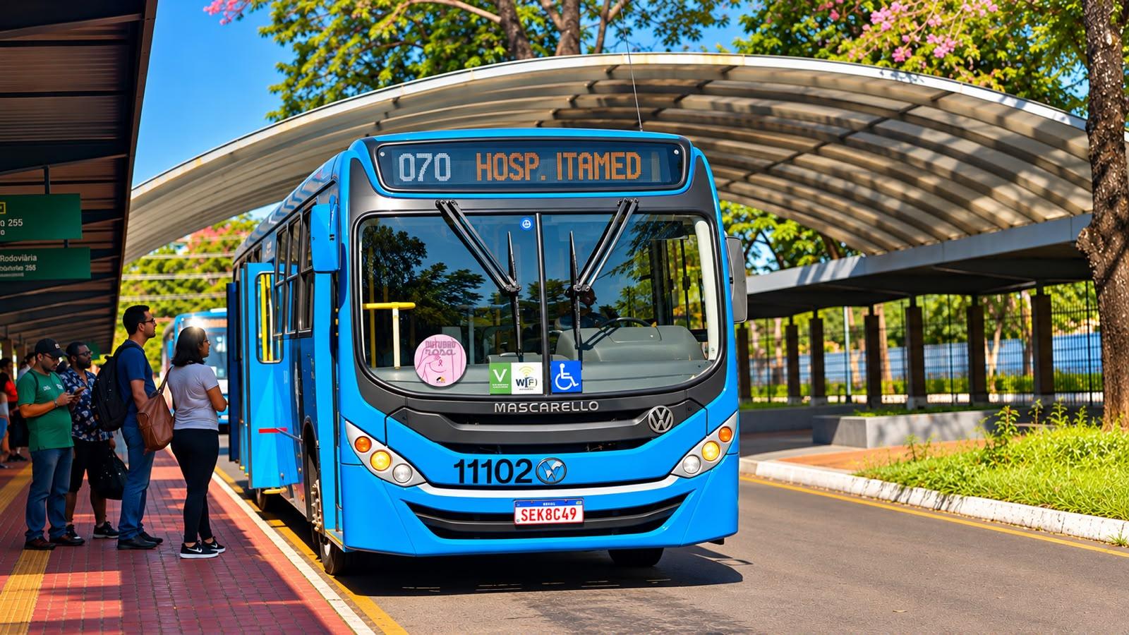 Outubro Rosa: ônibus da VISAC levam alerta sobre câncer de mama pelas ruas de Foz do Iguaçu