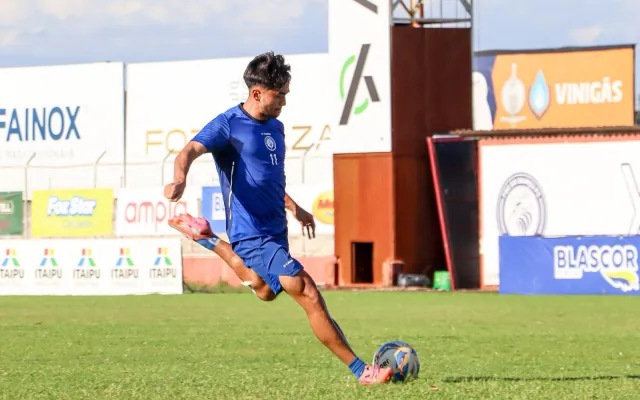 Foz do Iguaçu FC encara líder Paraná Clube em duelo decisivo pela Copa Paraná
