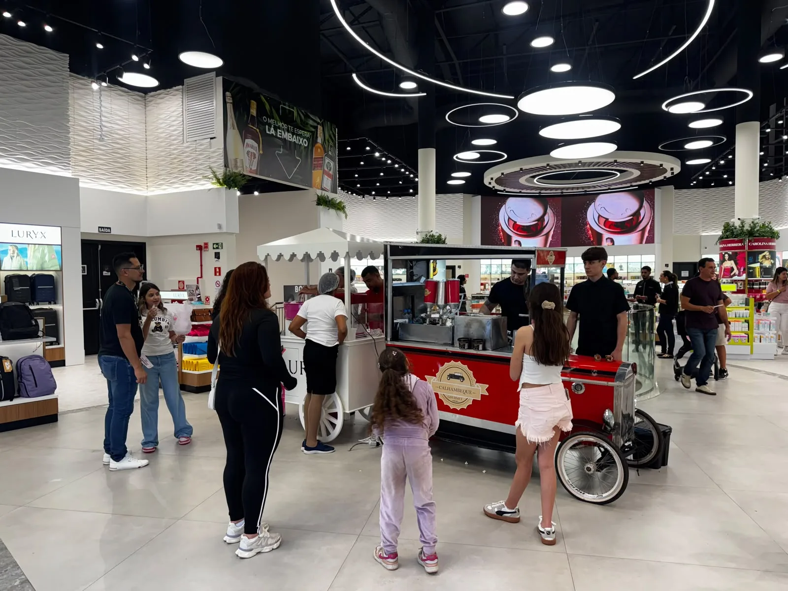 Outubro Rosa: Luryx promove ação com descontos, mimos e customização de produtos em Foz do Iguaçu